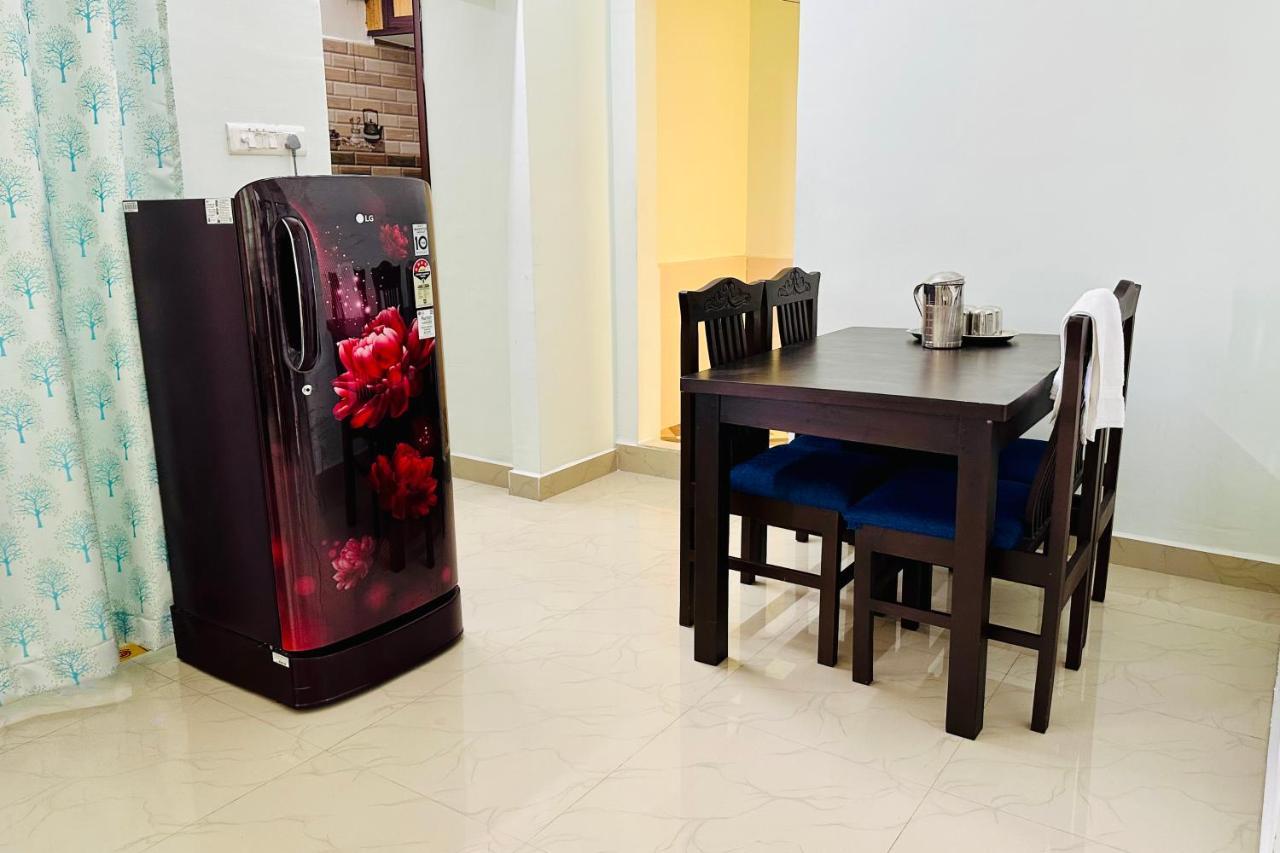 Truelife - Family Suites - Ps4 Veg Restaurant, On Way To Balaji Temple - 2Bhk Ac Apartments - Coffee Tea Milk - Super Fast Wifi, Kitchen, Smart Tv, Parking - Easy Access To Airport, Railway Station And To All Temples - Top Service With Lots Of Love 蒂鲁帕蒂 外观 照片