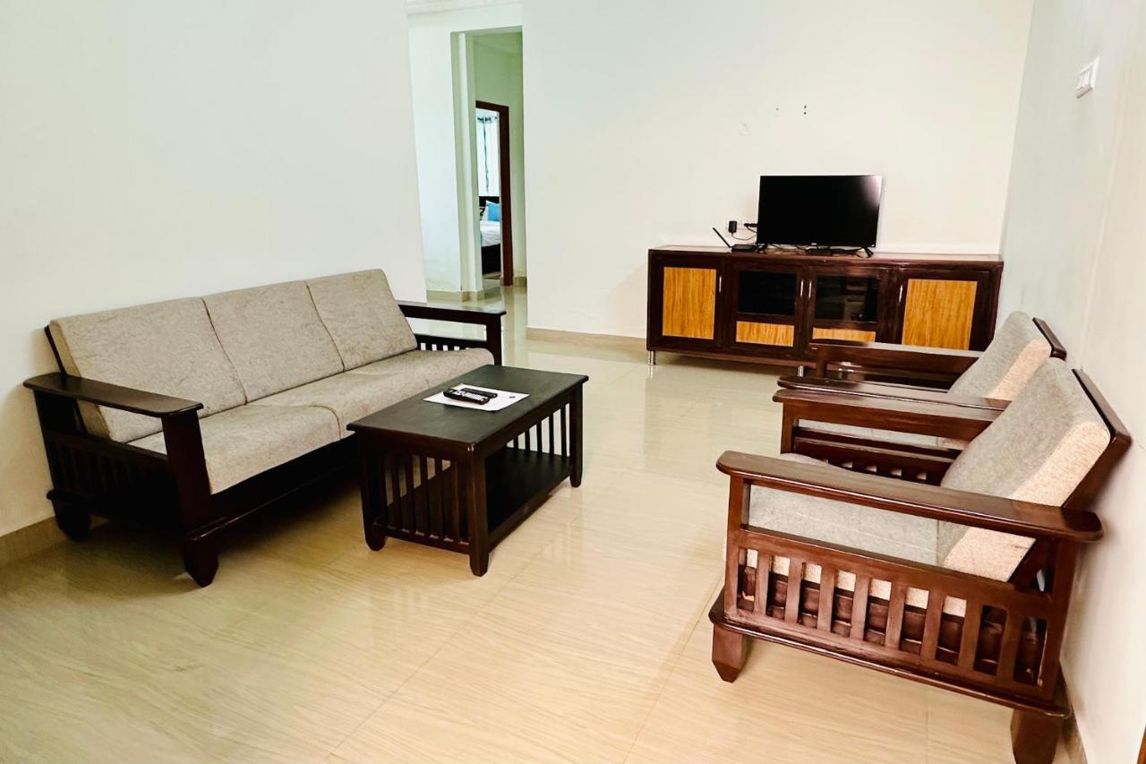 Truelife - Family Suites - Ps4 Veg Restaurant, On Way To Balaji Temple - 2Bhk Ac Apartments - Coffee Tea Milk - Super Fast Wifi, Kitchen, Smart Tv, Parking - Easy Access To Airport, Railway Station And To All Temples - Top Service With Lots Of Love 蒂鲁帕蒂 外观 照片