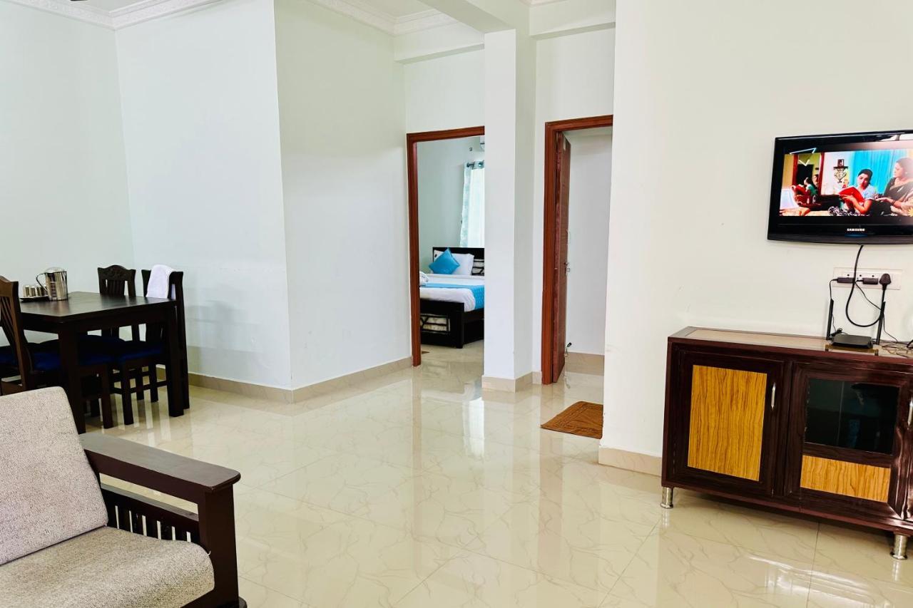Truelife - Family Suites - Ps4 Veg Restaurant, On Way To Balaji Temple - 2Bhk Ac Apartments - Coffee Tea Milk - Super Fast Wifi, Kitchen, Smart Tv, Parking - Easy Access To Airport, Railway Station And To All Temples - Top Service With Lots Of Love 蒂鲁帕蒂 外观 照片