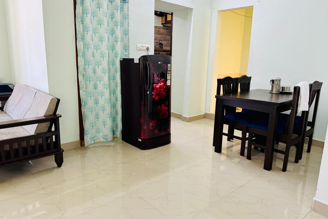 Truelife - Family Suites - Ps4 Veg Restaurant, On Way To Balaji Temple - 2Bhk Ac Apartments - Coffee Tea Milk - Super Fast Wifi, Kitchen, Smart Tv, Parking - Easy Access To Airport, Railway Station And To All Temples - Top Service With Lots Of Love 蒂鲁帕蒂 外观 照片